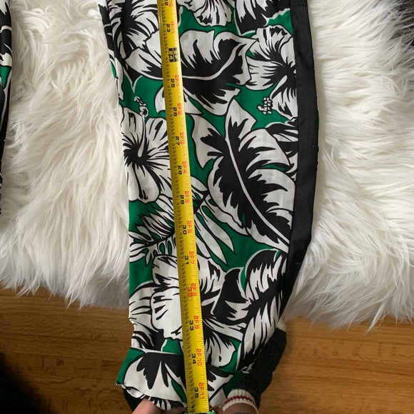 Daphnea - Vintage Green Floral Joggers - Picture 8 of 8